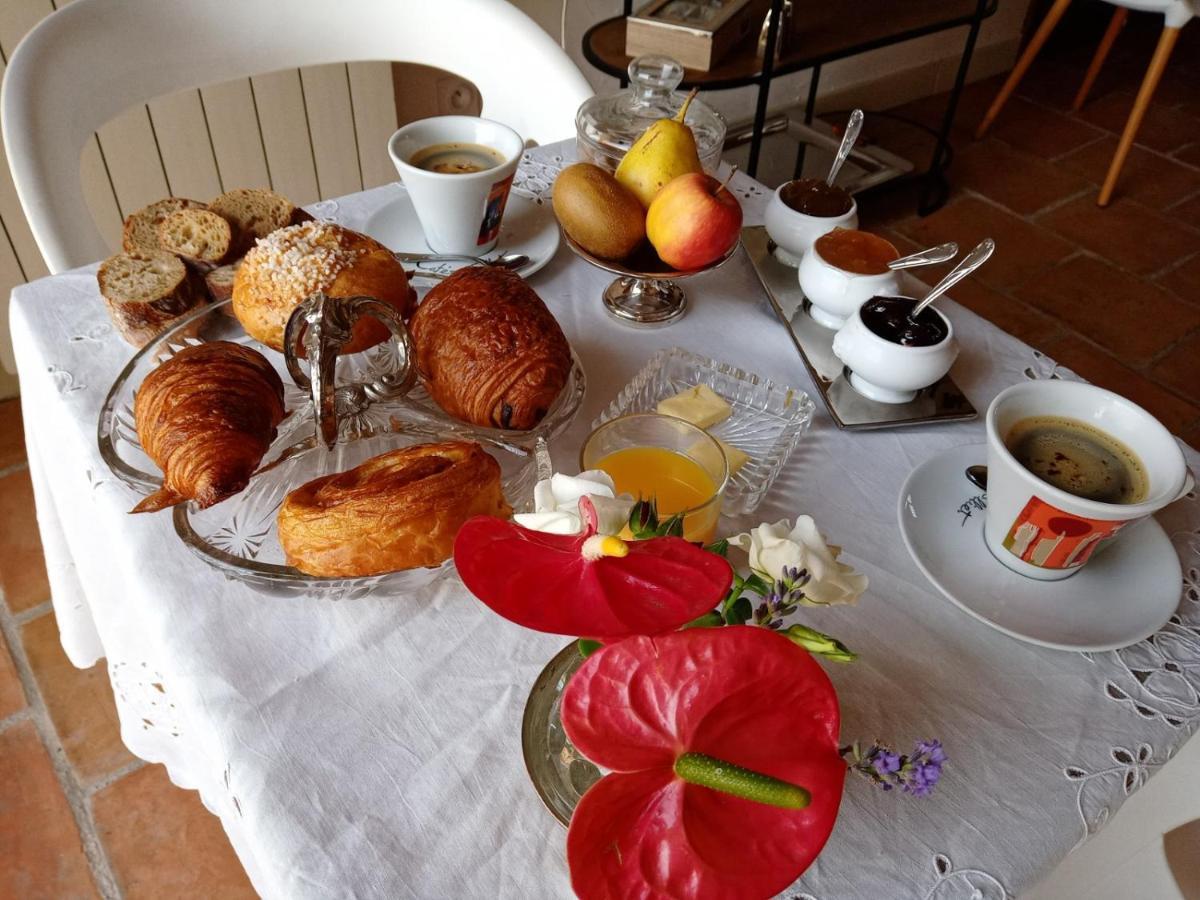 Le Mas Des Flaneraies Althen-des-Paluds Esterno foto